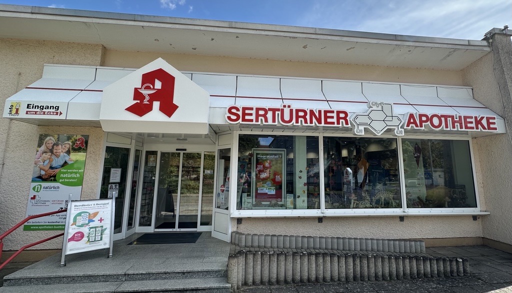 Filiale der Sertürner Apotheke von Außen